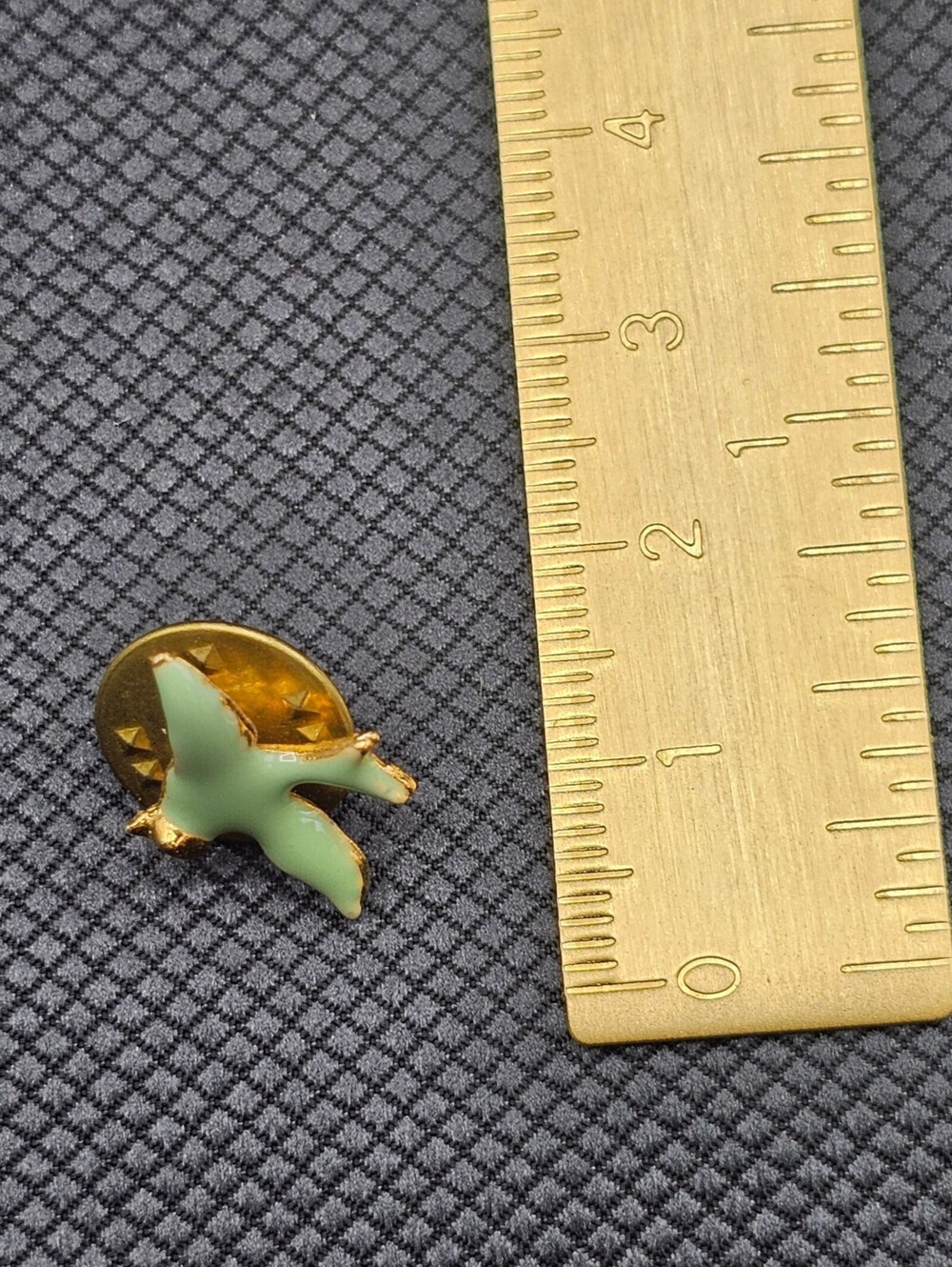 Mint Green Bird Lapel Pin - Picture 4 of 4